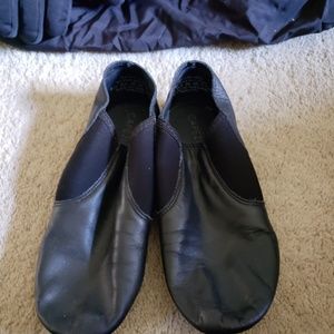 Black jazz shoes